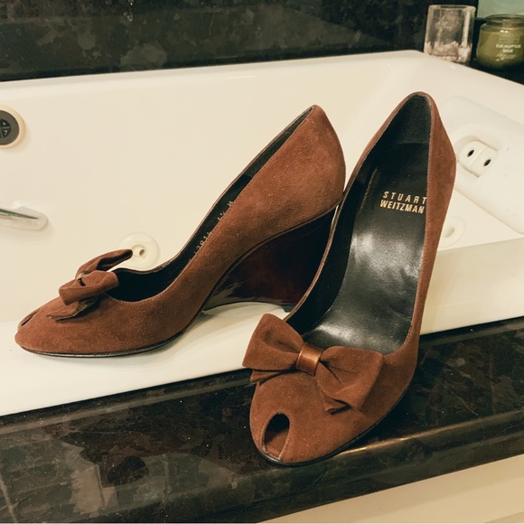 Stuart Weitzman Brown Suede Peep Toe Wedge Marble Heel Bow Tie Accent sz 4.5 - Picture 2 of 16